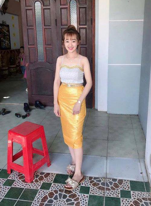 Cười ngất với cái kết hot girl lên mạng nhờ các thánh photoshop xóa chiếc ghế đỏ-1