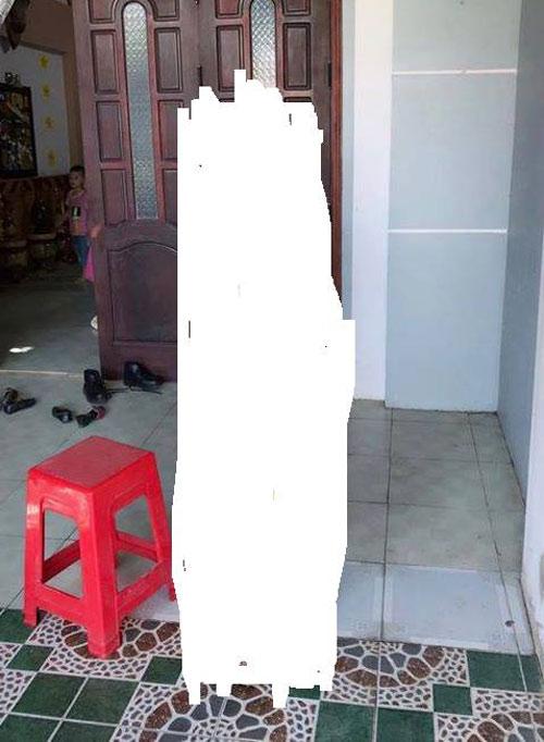 Cười ngất với cái kết hot girl lên mạng nhờ các thánh photoshop xóa chiếc ghế đỏ-9