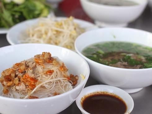 Tròn mắt trước màn múa dao cực chất của thánh bổ dưa hấu-1