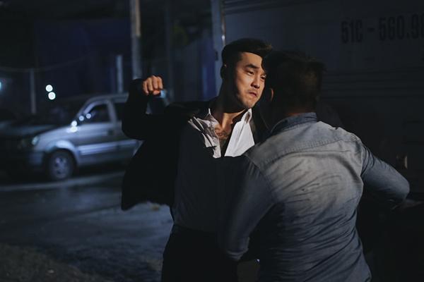 Ưng Hoàng Phúc bị xã hội đen đánh te tua trong MV mới-4