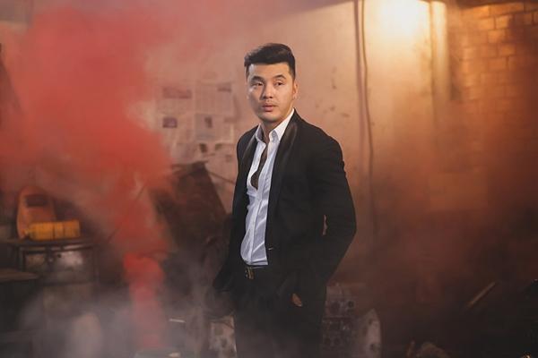 Ưng Hoàng Phúc bị xã hội đen đánh te tua trong MV mới-8