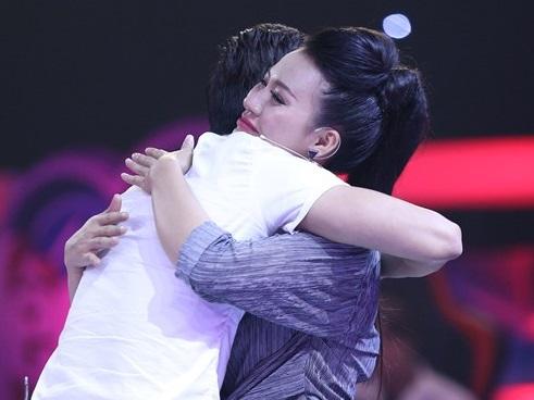 Vì yêu mà đến tập 3: Karik khóc như mưa khi chứng kiến cô gái tỏ tình cùng... bạn trai cũ-13