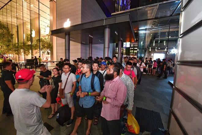 Những chiếc iPhone 8 đầu tiên đến tay người dùng-2