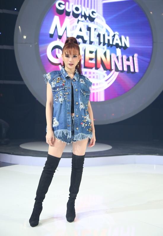 Thủy Tiên rườm rà cũn cỡn - Châu Bùi phá cách quá lố lọt top sao mặc xấu tuần này-10