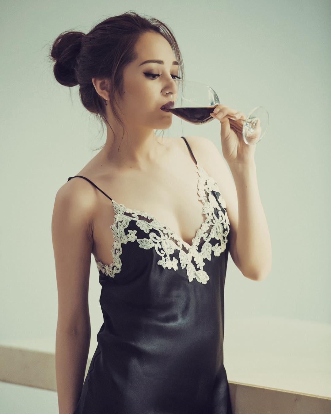 Tin sao Việt 22/9: Linh Chi nhắn nhủ chị em hãy biết hưởng thụ cho bản thân-2