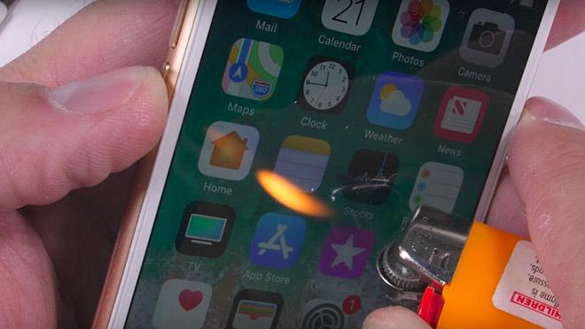 iPhone 8 vẫn sống tốt trong màn tra tấn khủng khiếp-1