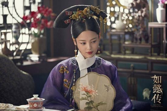 Lâm Tâm Như có ghen khi thấy một dàn mỹ nhân tuyệt sắc vây quanh chồng mình?-12