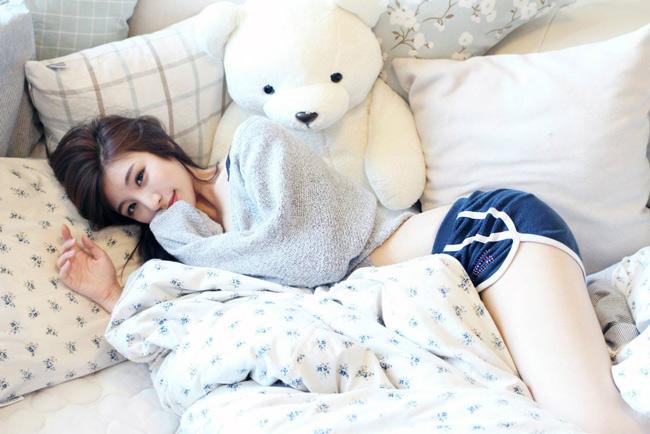 Nóng bỏng mắt trước vẻ đẹp gợi cảm của cô nàng giảng viên đại học-8