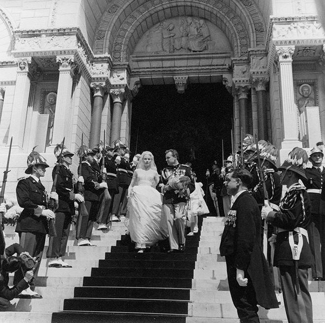 Toàn cảnh đám cưới thế kỷ vượt mặt ngày trọng đại của công nương Kate và hoàng tử William về độ xa hoa-6
