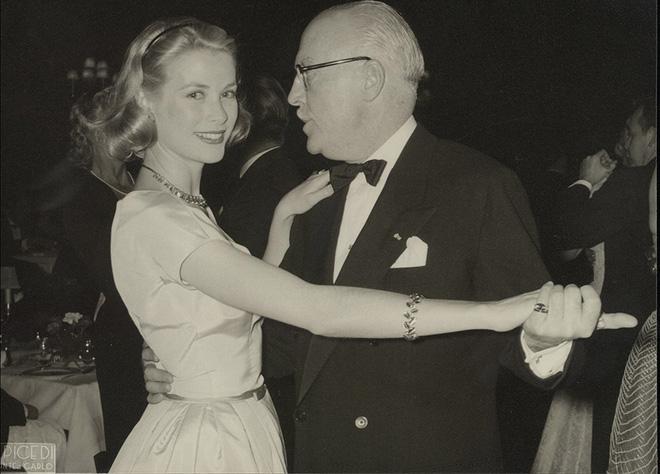 Toàn cảnh đám cưới thế kỷ vượt mặt ngày trọng đại của công nương Kate và hoàng tử William về độ xa hoa-9