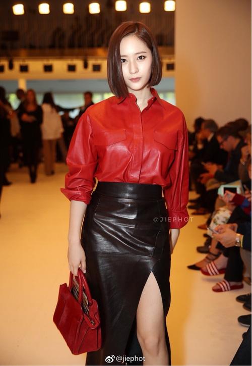 Quá bất ngờ: Krystal đột nhiên cắt phăng mái tóc dài, xuất hiện với tóc bob thời thượng tại Milan Fashion Week-1