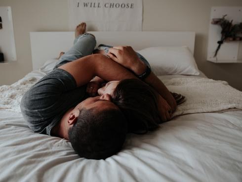 Trong tình yêu, muốn không ai cảm thấy cô đơn thì hãy quan tâm nhau thật nhiều