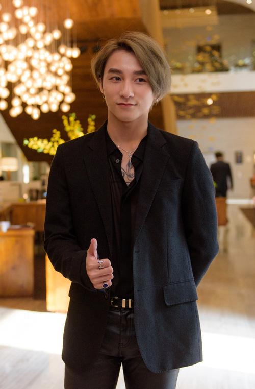 Đánh đủ các màu son, Sơn Tùng nào có kém cạnh chị em nào-10