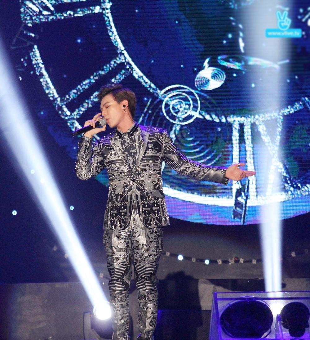 Erik không lép vế trước các nghệ sĩ quốc tế tại Asia Song Festival-2