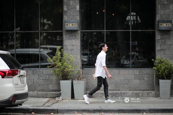 Hot boy cầm cờ: Mình nghĩ mình chưa đủ độ đẹp để nhận cái tên này-13