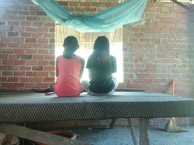 Xét xử vụ bạn trai làm chị gái có bầu, dâm ô em gái 13 tuổi, chứng cứ có nguy cơ bị mất do bào thai bị ngâm trong cồn-1