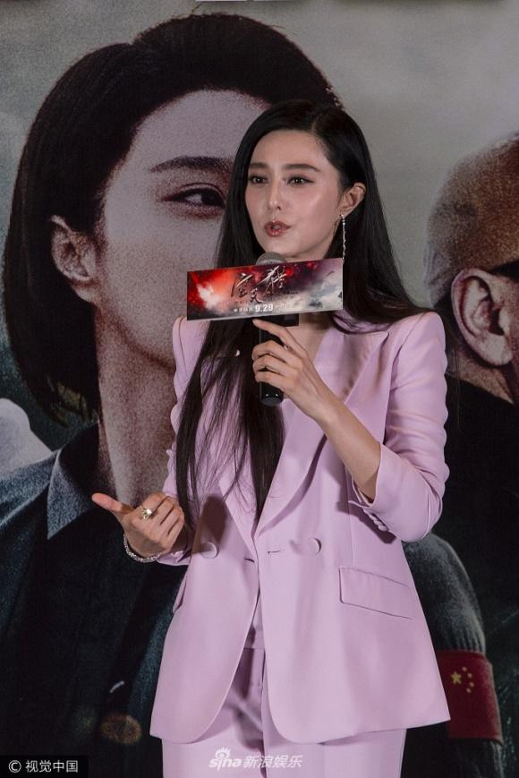 Phạm Băng Băng lộ hàm răng xỉn màu khi chưa qua photoshop-1