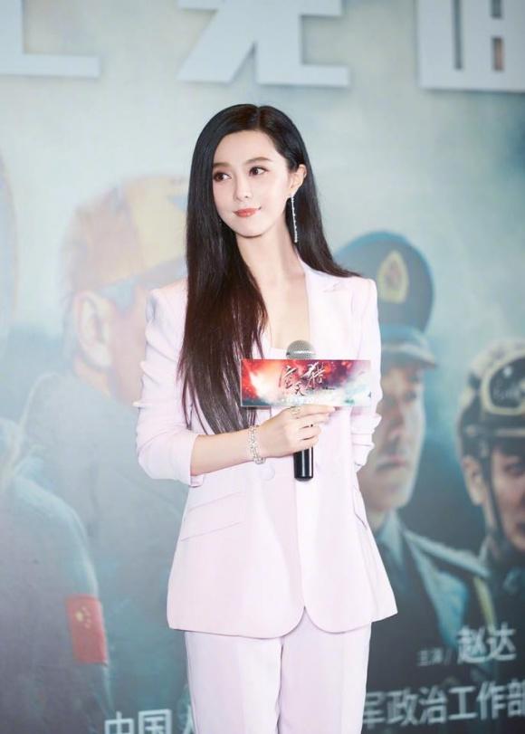 Phạm Băng Băng lộ hàm răng xỉn màu khi chưa qua photoshop-4