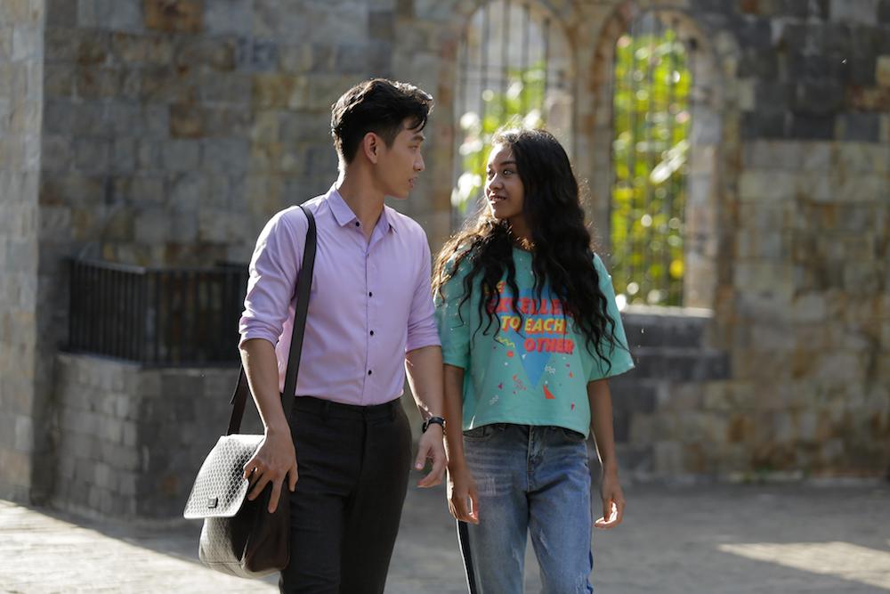 Nữ chính Glee Việt Nam Cindy V bị chê kém sắc và ít đất diễn hơn Angela Phương Trinh-6