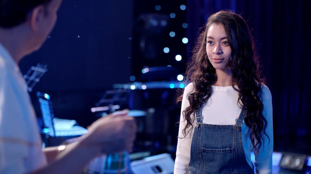 Nữ chính Glee Việt Nam Cindy V bị chê kém sắc và ít đất diễn hơn Angela Phương Trinh-8