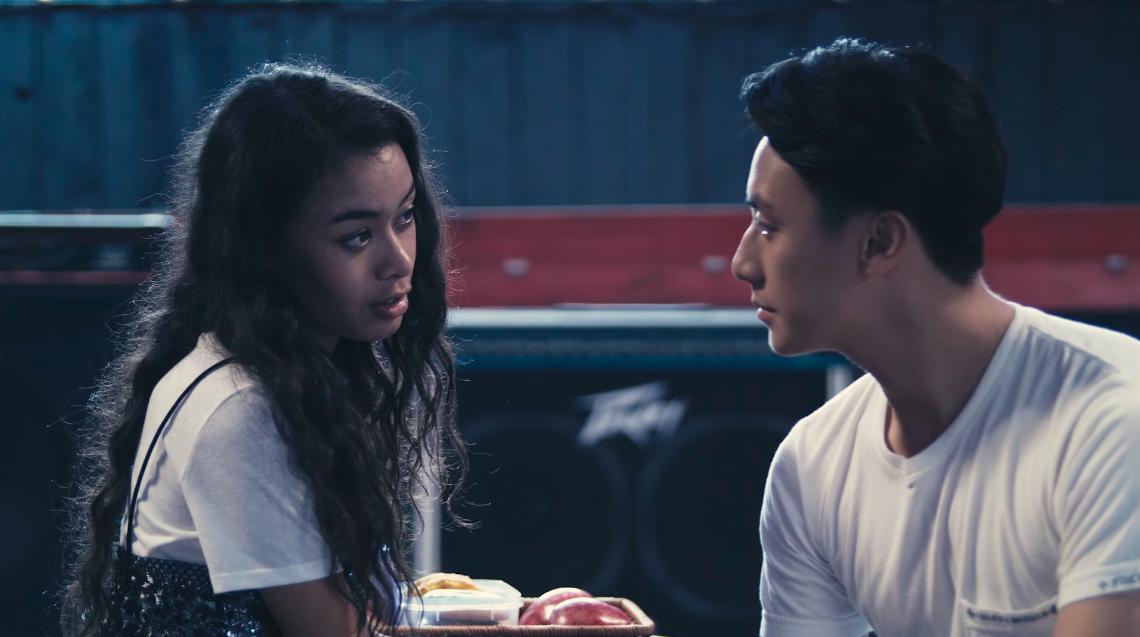 Nữ chính Glee Việt Nam Cindy V bị chê kém sắc và ít đất diễn hơn Angela Phương Trinh-9