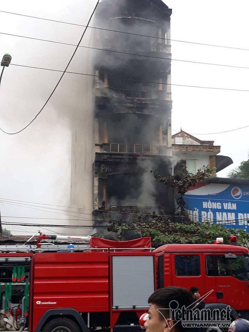 Hà Nội: Cháy nhà 5 tầng lúc nửa đêm, 2 chị em tử vong-1