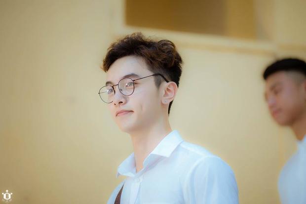 Thầy giáo mưa phiên bản 6 múi cực phẩm hơn cả bản chính!-4