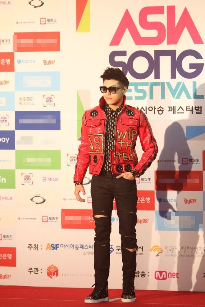 Sau gần 1 thập kỷ nỗ lực, hình ảnh nghệ sĩ Việt trên báo nước ngoài đã thay đổi đáng ngưỡng mộ-6