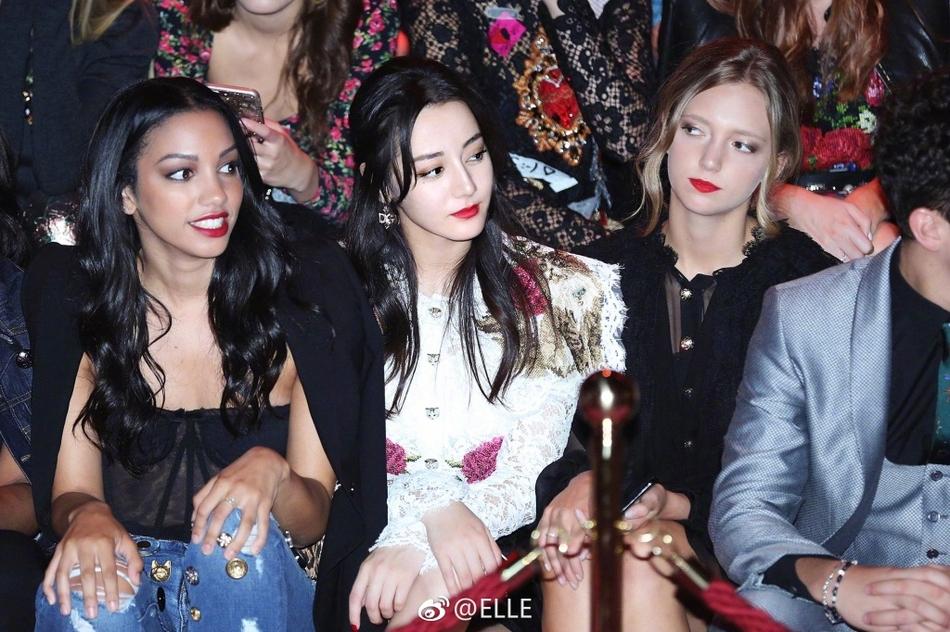 Địch Lệ Nhiệt Ba quá đỗi xinh đẹp và sang chảnh ở Tuần lễ thời trang Milan-12