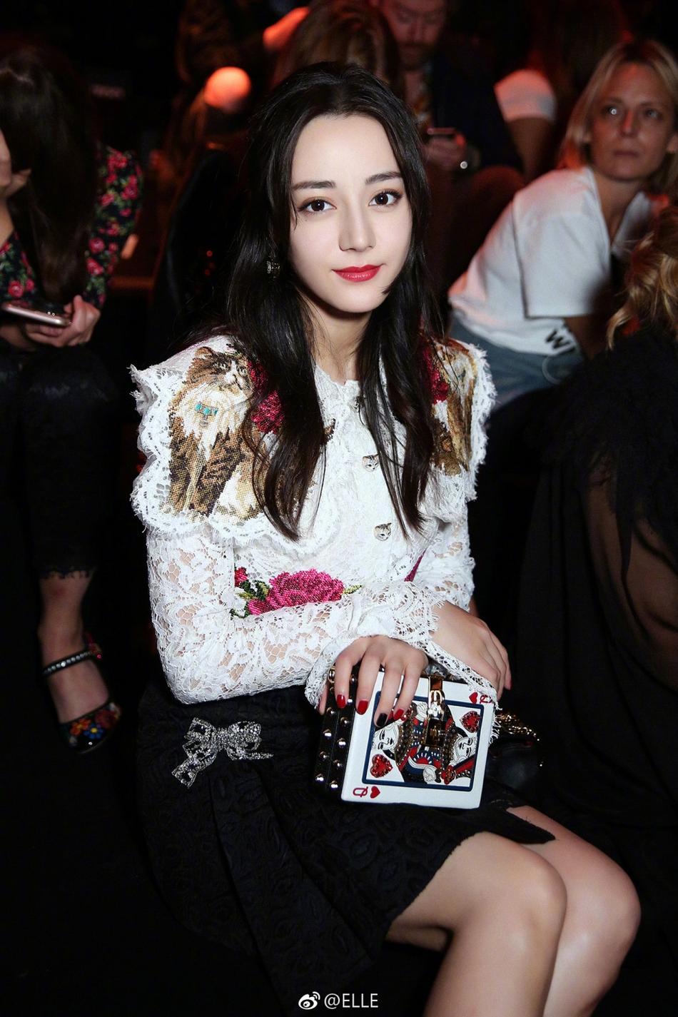 Địch Lệ Nhiệt Ba quá đỗi xinh đẹp và sang chảnh ở Tuần lễ thời trang Milan-6