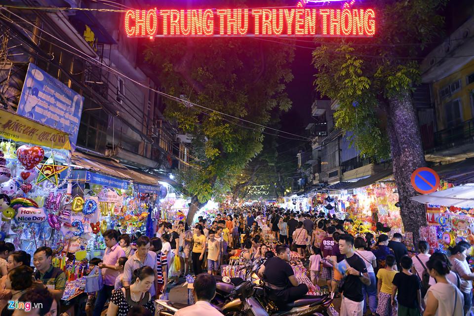 Chợ Trung thu phố cổ đông nghẹt người-1