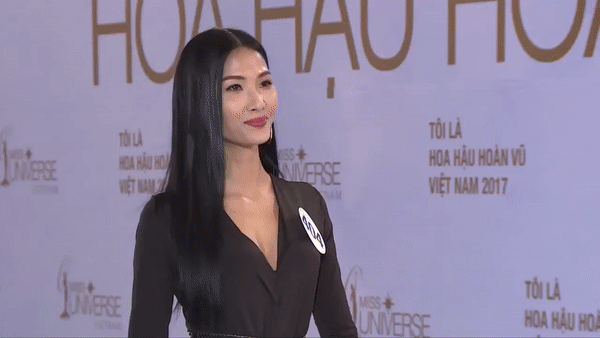 Thánh ca dao tục ngữ Hoàng Thùy bật khóc khi bị Phạm Hương phàn nàn quá lạm dụng-1