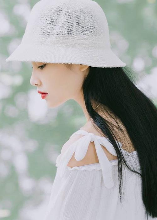 Nàng thơ mới của dân mạng Việt: Cô gái 22 tuổi dịu dàng với mái tóc đen và đôi mắt buồn-4