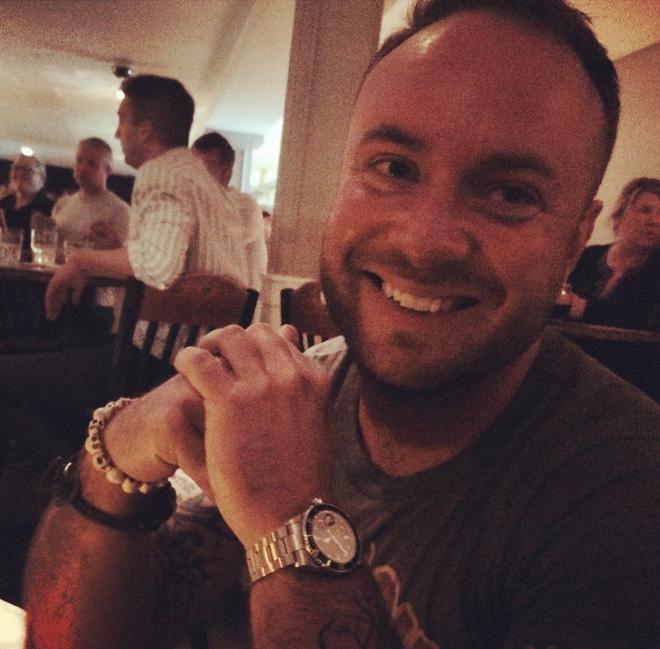 Chẳng ai hiểu vì sao người chồng này mua hoa tặng sinh nhật vợ cũ, lời giải thích của anh khiến ai cũng tâm đắc-1