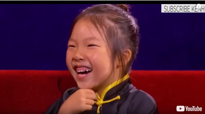 MC Steve Harvey câm nín trước loạt câu hỏi của bé gái 5 tuổi-1