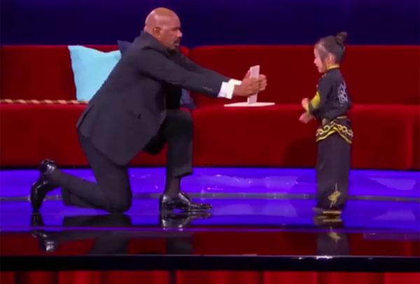 MC Steve Harvey câm nín trước loạt câu hỏi của bé gái 5 tuổi-5