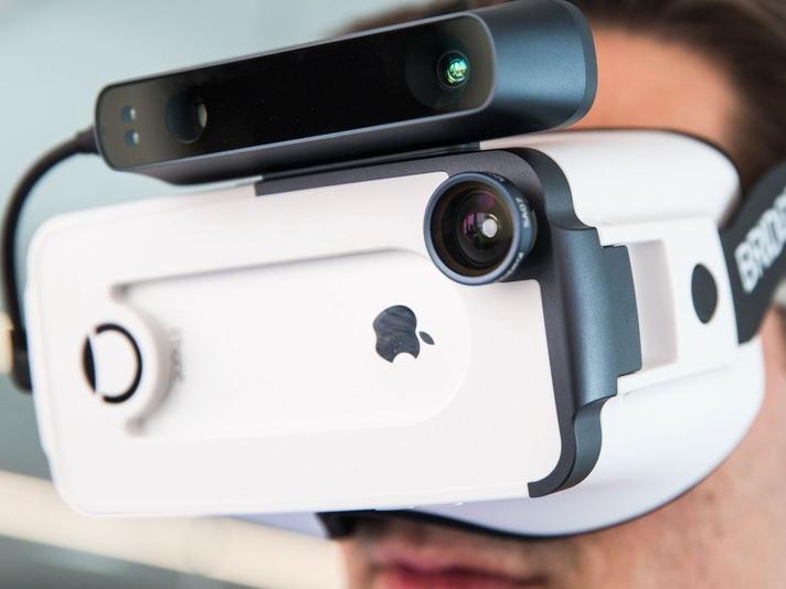 Thang máy xoay tròn bên trong trụ sở Apple-1