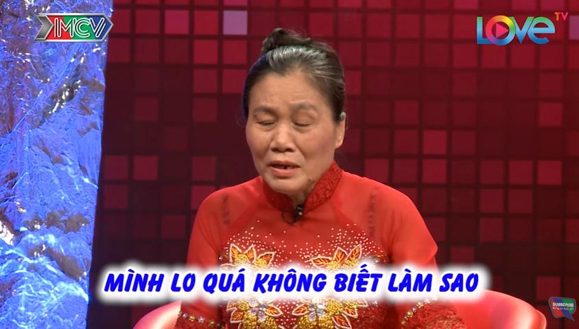 Xúc động chuyện mẹ chồng quỳ giữa trời mưa cầu xin bình an cho con dâu-8