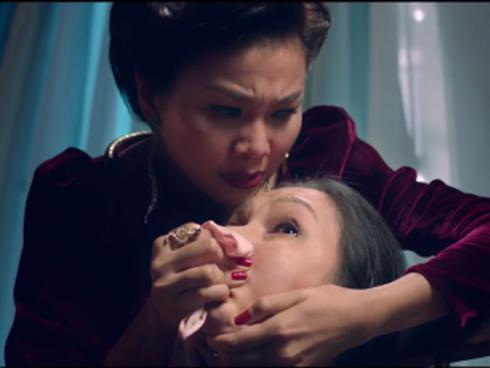 Đọc vị tính cách của 4 người phụ nữ trong Mẹ chồng thông qua áo bà ba-11