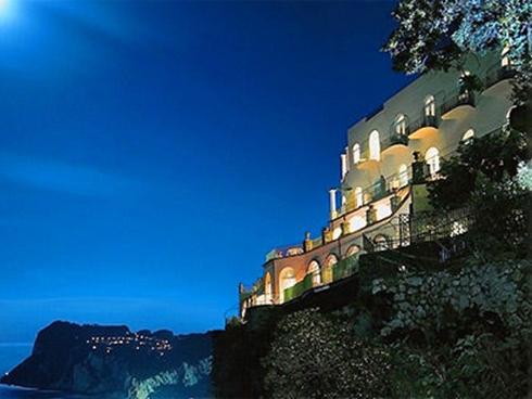 Những khách sạn tuyệt đẹp nằm ở vị trí hiểm hóc nhất thế giới