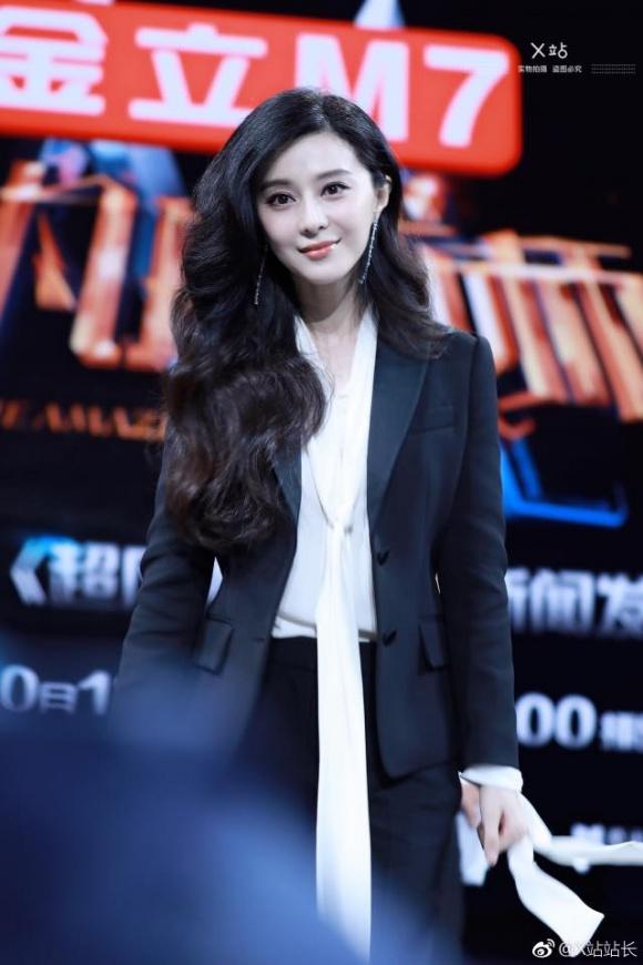 Phạm Băng Băng gây chú ý với dáng ngồi như đàn ông-5