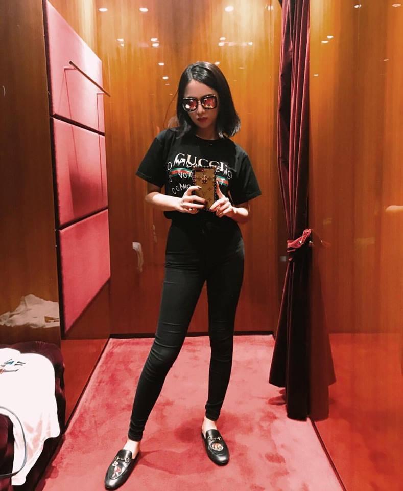 Ngọc Trinh hồi teen với màu hường - Hạ Vi sexy nhất tuần khi diện street style xuyên thấu-4