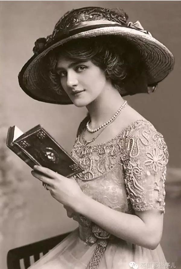 Hình ảnh dung dị mà đẹp rạng ngời của 13 nàng quốc sắc thiên hương từ 100 năm trước-2