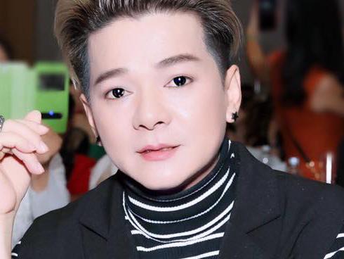 Vũ Hà: 'Nhìn vào gương tôi chỉ muốn hét lên tại sao mình đẹp quá vậy?'