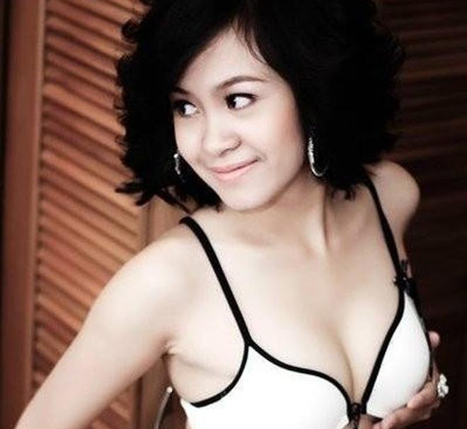 Sau chiếc cằm người ngoài hành tinh, Bà Tưng Huyền Anh gây sốc với sống mũi bóng nhẫy cứng đơ-6