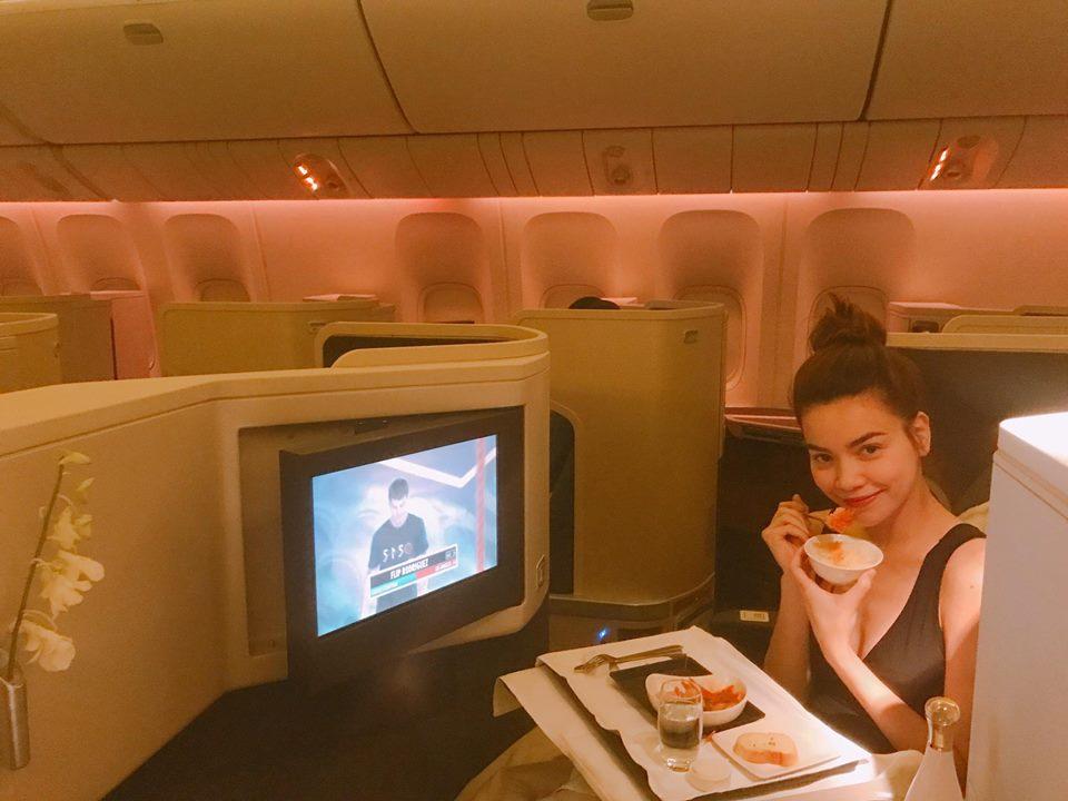 Tin sao Việt 27/9: Quỳnh Thư cần vòng tay của Ngọc Trinh vì cảm xúc đang tụt dốc-5