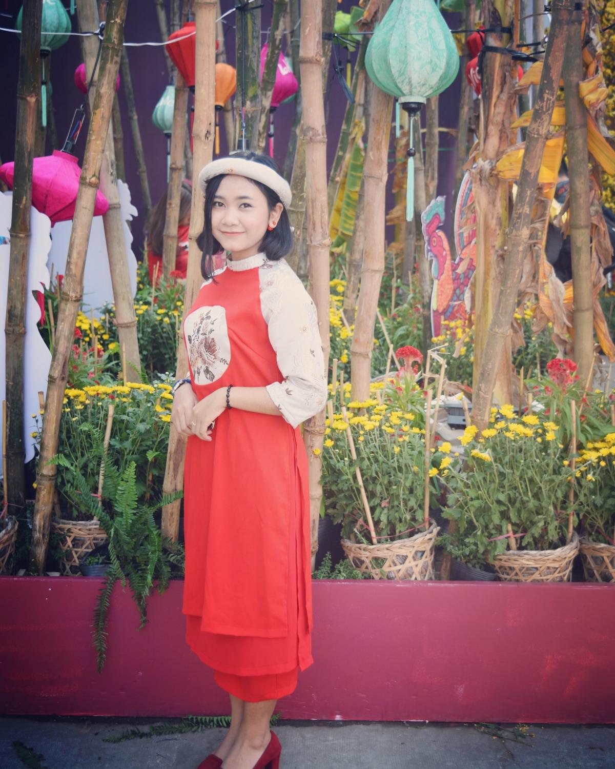 Đằng sau chuyện đời đẫm nước mắt của cô bé mệnh danh tiểu Hương Lan-2