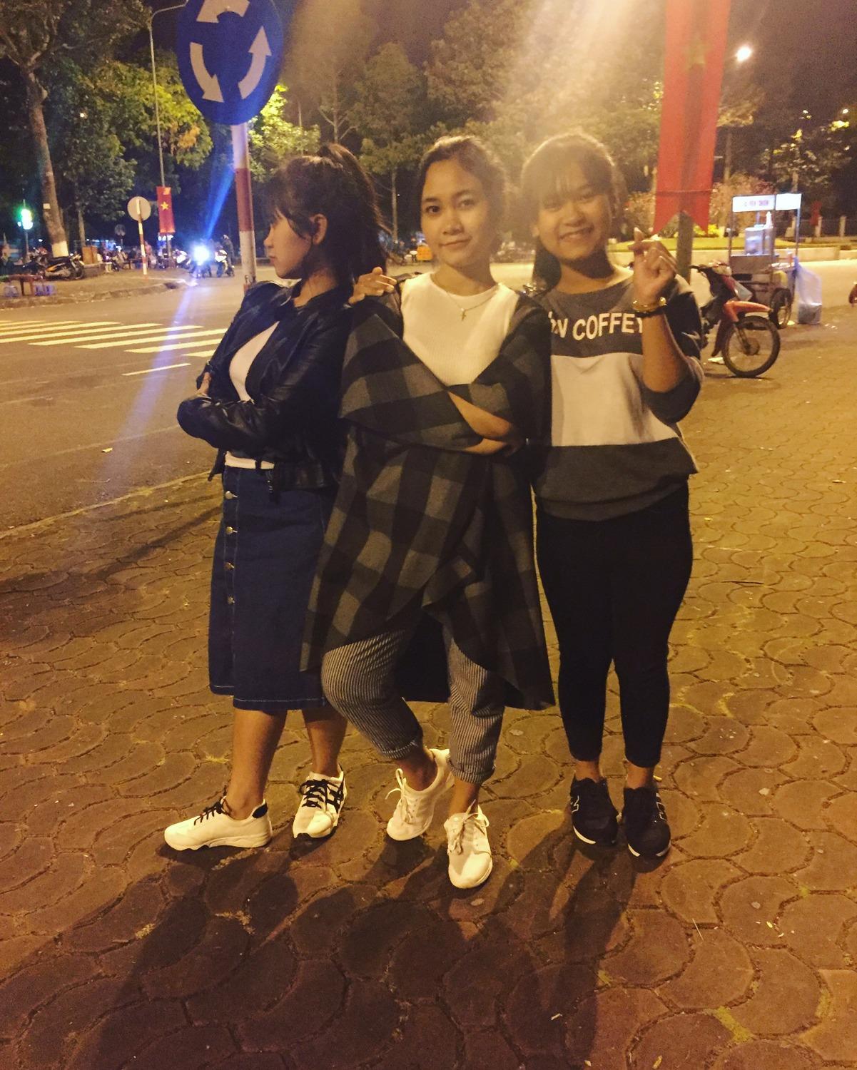 Đằng sau chuyện đời đẫm nước mắt của cô bé mệnh danh tiểu Hương Lan-5