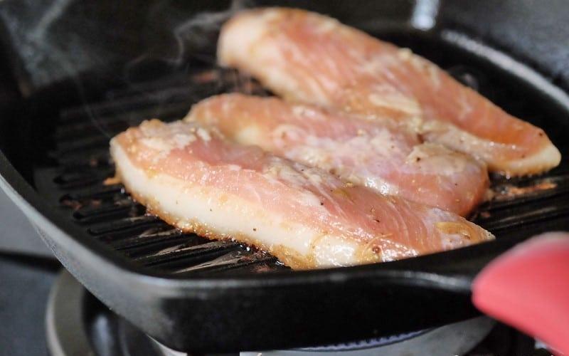 Người Thái có cách làm thịt áp chảo siêu ngon, không học theo thì thật phí!-4