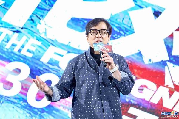 Thành Long bóng gió chê diễn viên trẻ làm màu khi mượn chuyện bị thương ra câu view-1